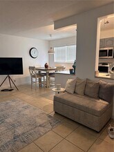 Building Photo - 1100 NE 1st Ct