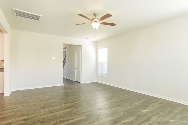 Building Photo - 582 Count Fleet Ct, Graniteville, SC
