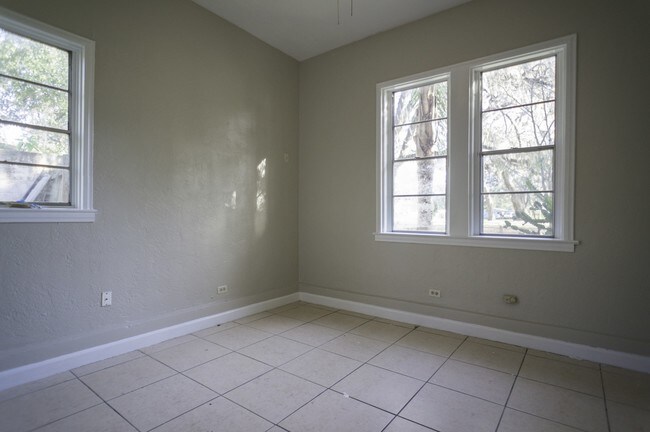 Building Photo - 537 Mary Jess Road, Unit 1