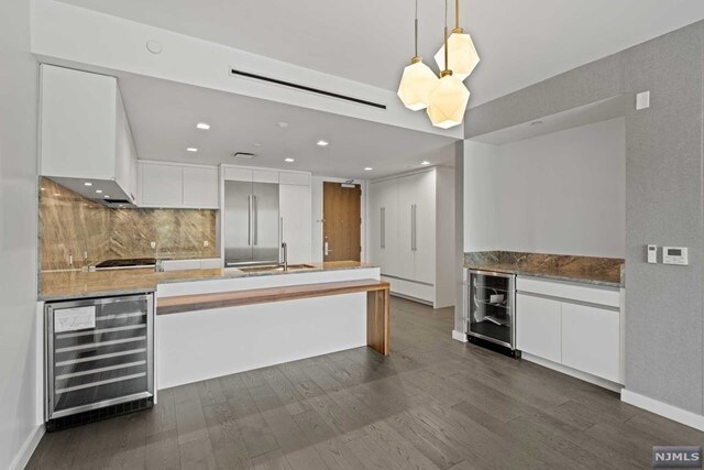 Building Photo - 320 Adolphus Avenue Unit 404