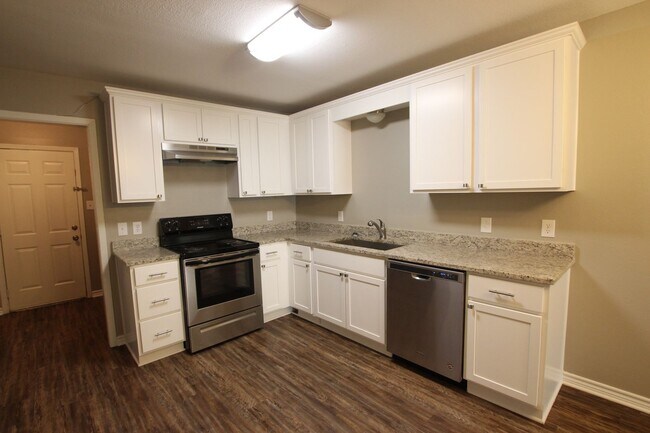 Building Photo - El Cerrito Place 8327/8329