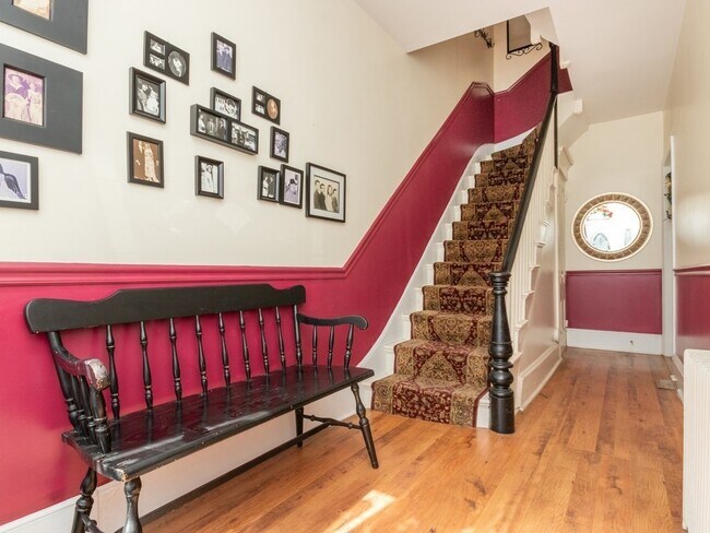 Foto del edificio - 552 E 7th St