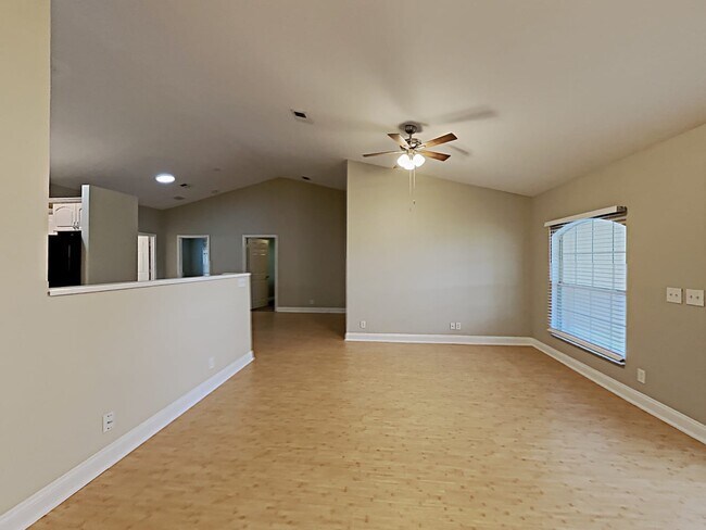 Building Photo - 1535 Hontoon Rd