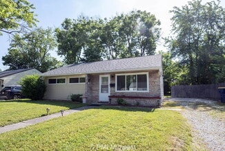 Building Photo - 4627 Karen Dr