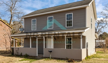 Building Photo - 607 Roosevelt Ave