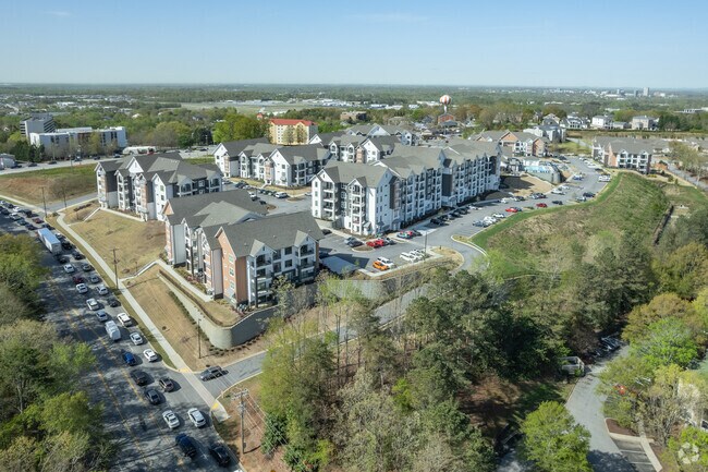 Foto aérea - Adams Hill Apartments