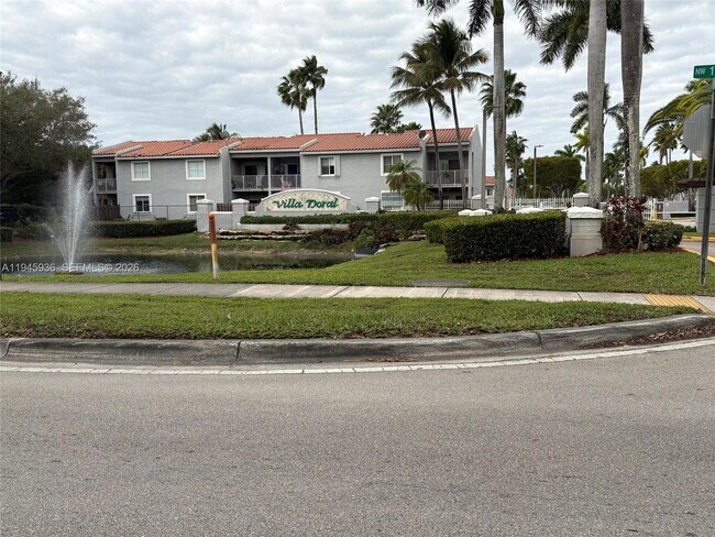 Foto del edificio - 4744 NW 114th Ave