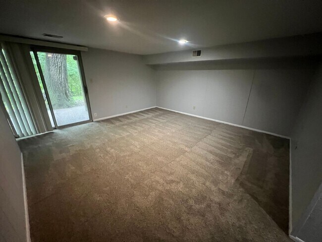 Foto del edificio - Charming 2bd  1.5ba home in South KC