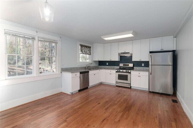 Building Photo - 2344 Ripplewater Dr SE