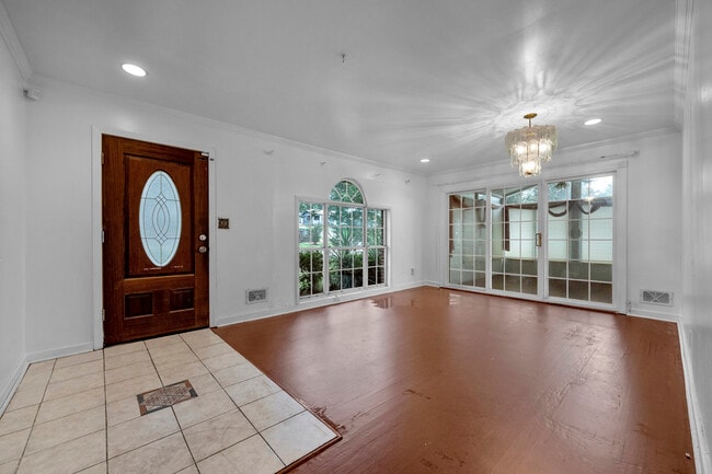 Building Photo - 2221 Avenue W