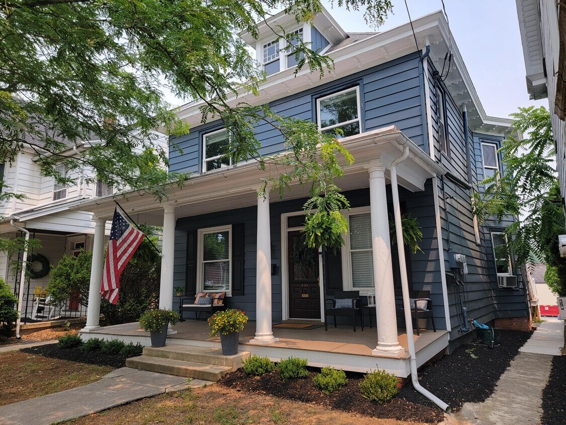 231 S Broad St Unit Apt B, Lititz, PA 17543 Apartments in Lititz, PA