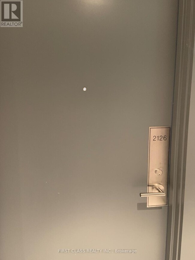 Building Photo - 5858 Yonge St