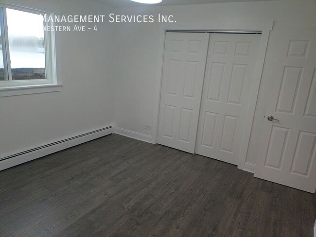 Building Photo - 12151 S Western Ave