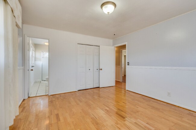 Building Photo - 4805 Linda Ct