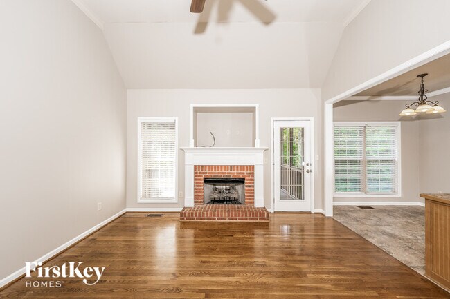 Foto del edificio - 1260 Summit Ridge Way