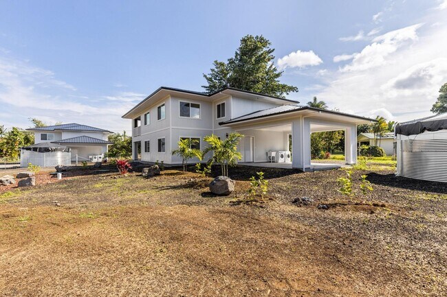 Building Photo - 15-1398-1398 13th Ave
