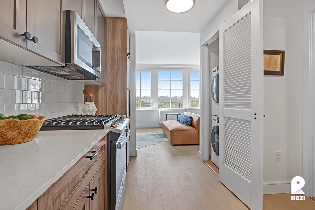 Foto principal - 36-20 Steinway St