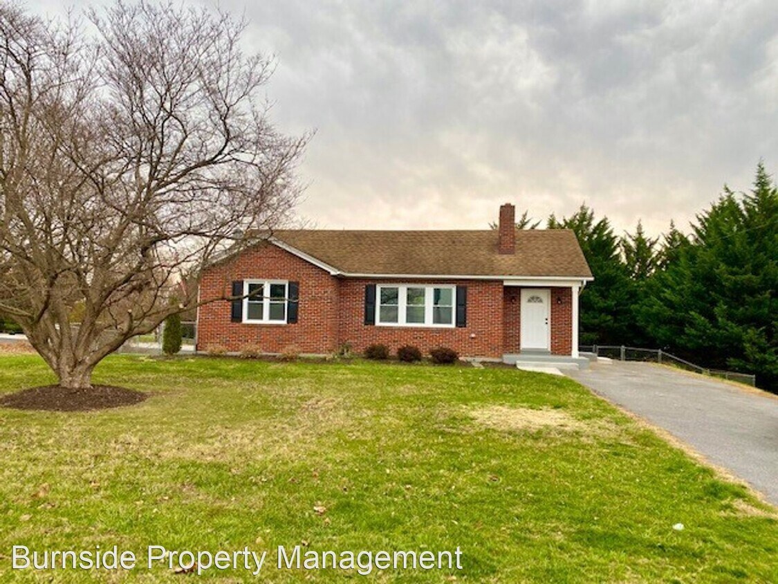 2 br, 1 bath House 14027 Pennsylvania Av... House Rental in