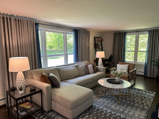 Building Photo - 6 Nancy Ln