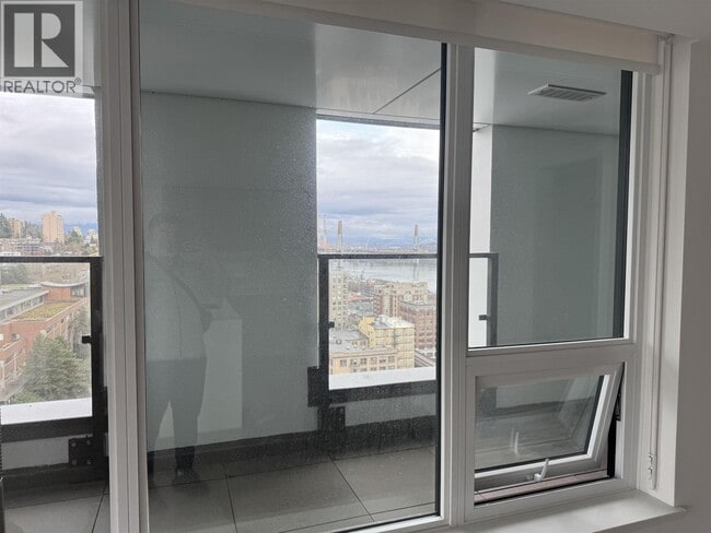 Photo du bâtiment - 823 Carnarvon St