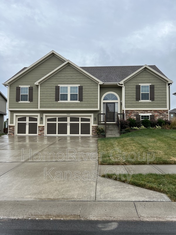 Primary Photo - 7209 NE 116th Terr