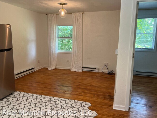 Building Photo - 2 br, 1 bath House - 307 B Ellett Road