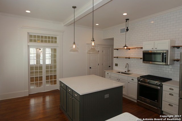 Building Photo - 402 E Locust Street Unit 201