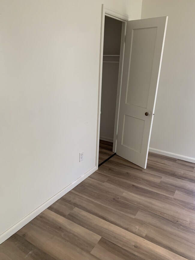 Foto del edificio - 625 W 8th Ave