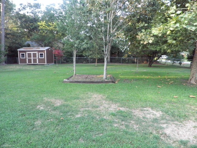 Building Photo - 5102 Midyette Ave