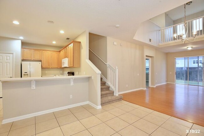 Foto del edificio - Spacious 3/3.5 Corner Unit Townhome with a...