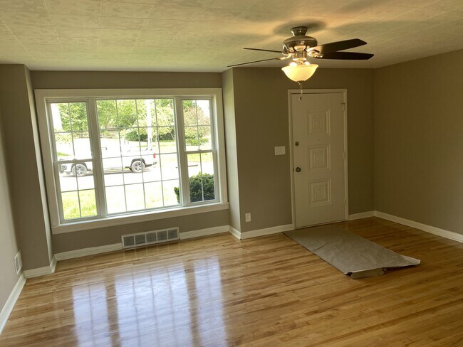 Foto del edificio - 1211 Hilltop Dr