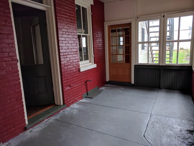 Porch - 47 E North St