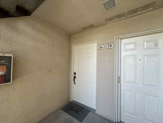 Foto del edificio - 35200 Cathedral Canyon Dr