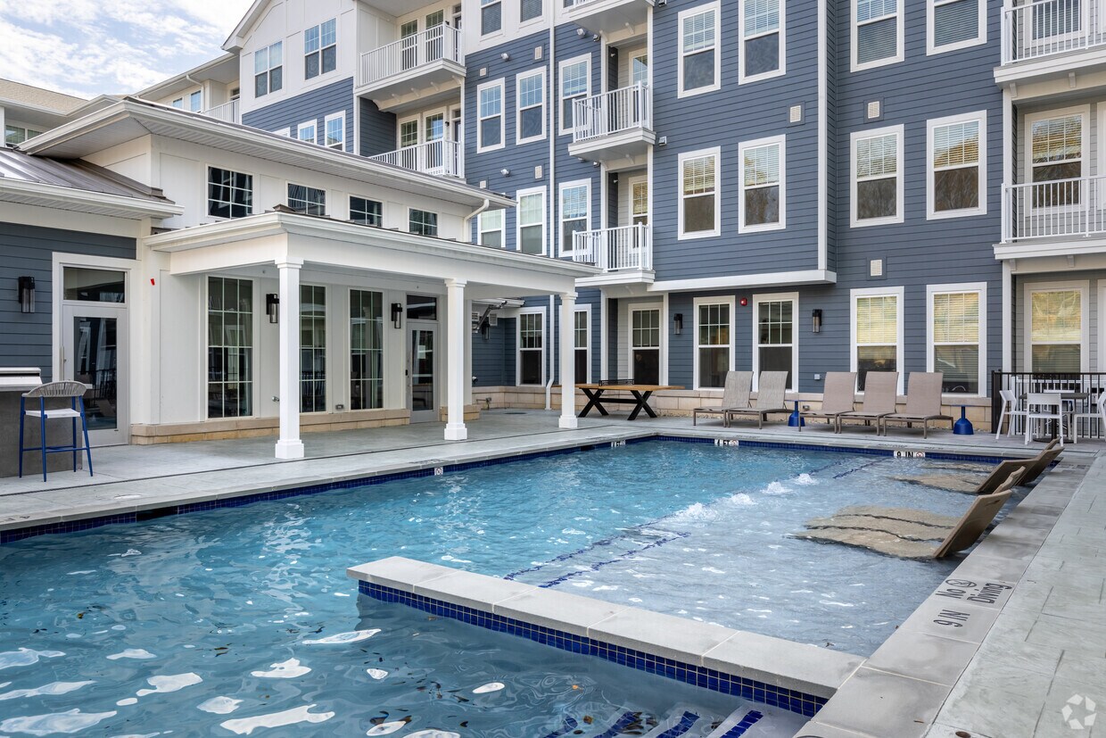 View 22 Apartments in Clinton, NJ