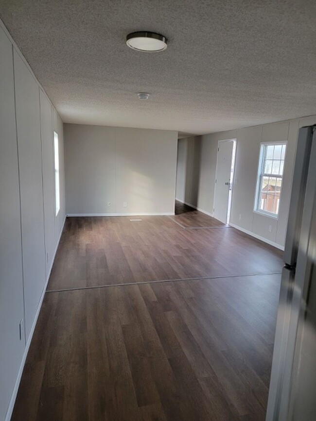 Building Photo - Remodeled manufactured home in Virden