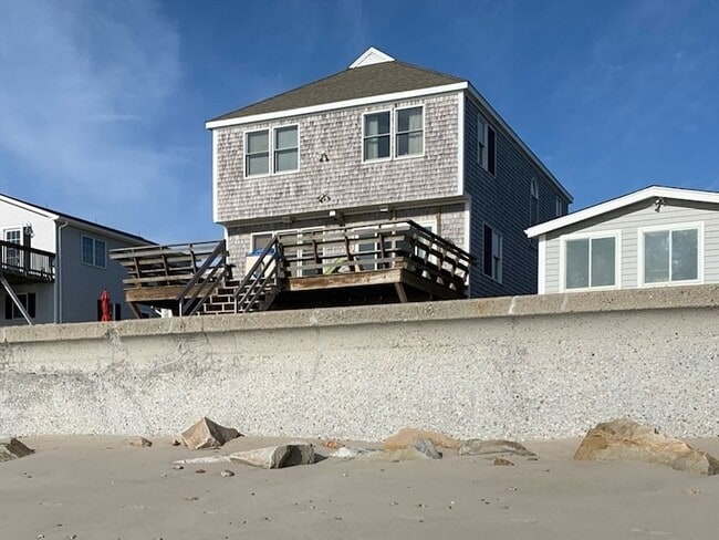 Building Photo - 61 Ocean Rd N