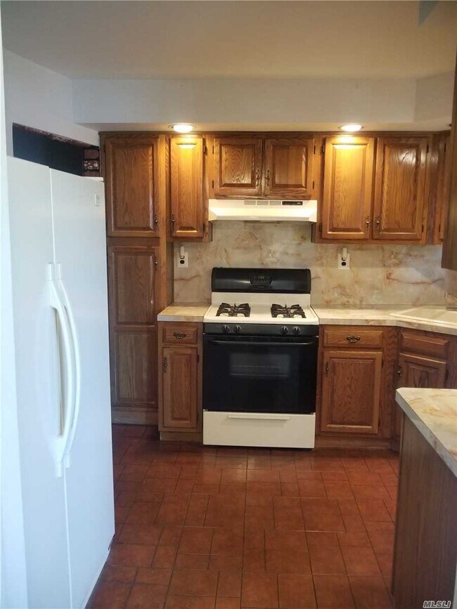 Building Photo - 138 Haverford Rd