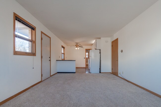 Building Photo - 1209 E Gorham St