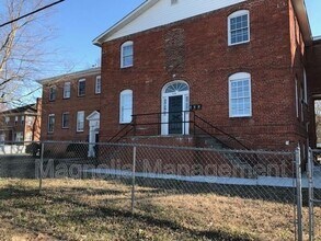 Building Photo - 516 N Beckford Dr