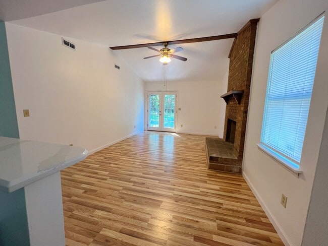 Building Photo - 6621 Woodwedge Dr