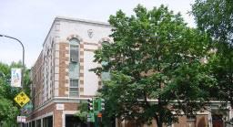 Edificio - 810-832 Dempster St