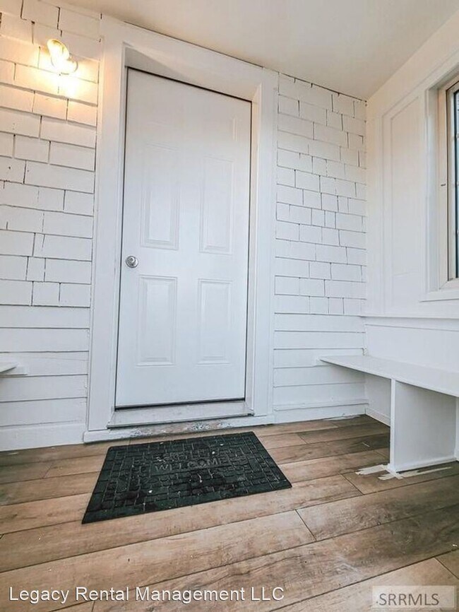 Foto del edificio - 3 br, 1 bath House - 205 Lava St.