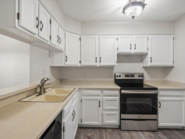 Building Photo - 2909 W 81st Ave