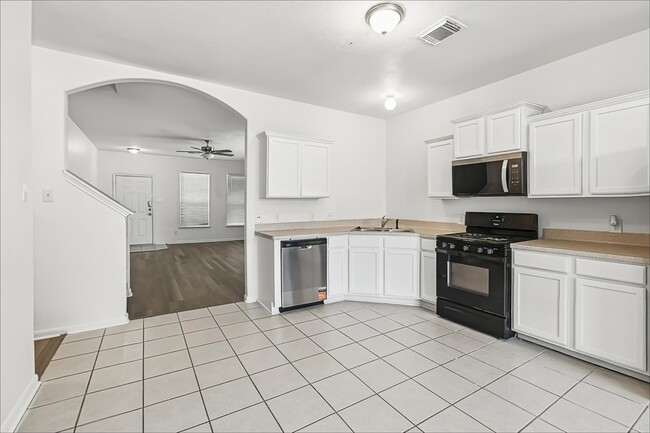 Building Photo - 1631 Laura Anne Dr
