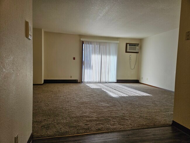 Foto del edificio - 324 N Kensington Dr