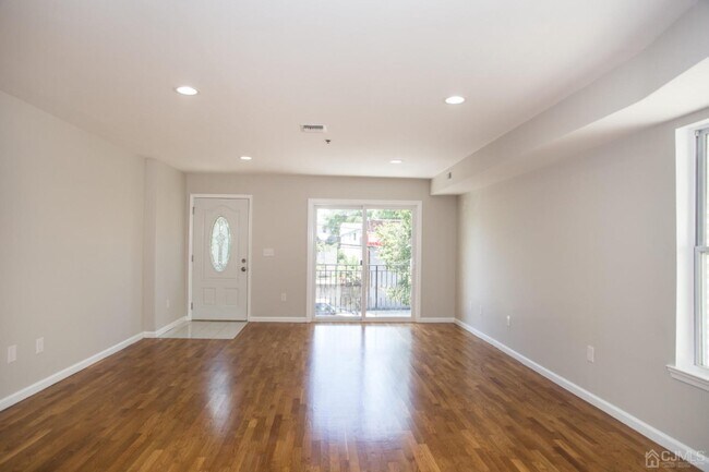 Building Photo - 708 23rd St