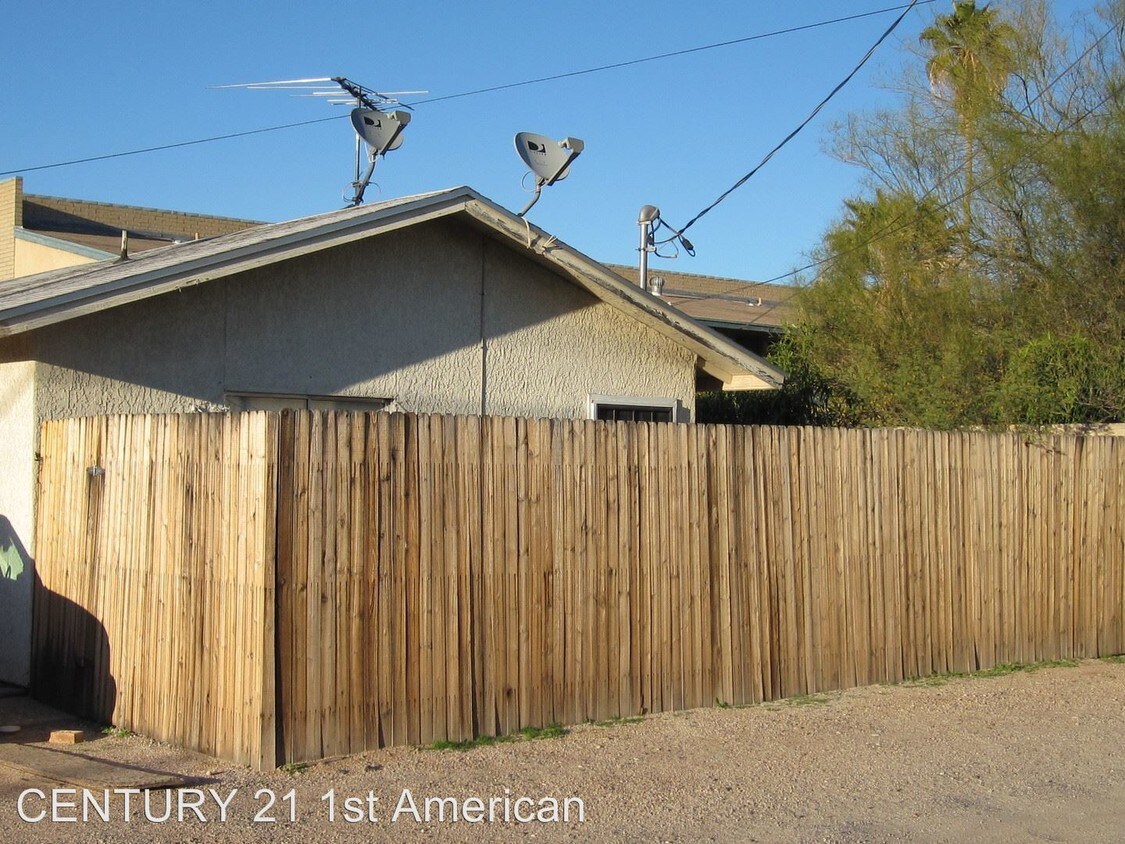 Primary Photo - 1150-1152 N Magnolia Ave