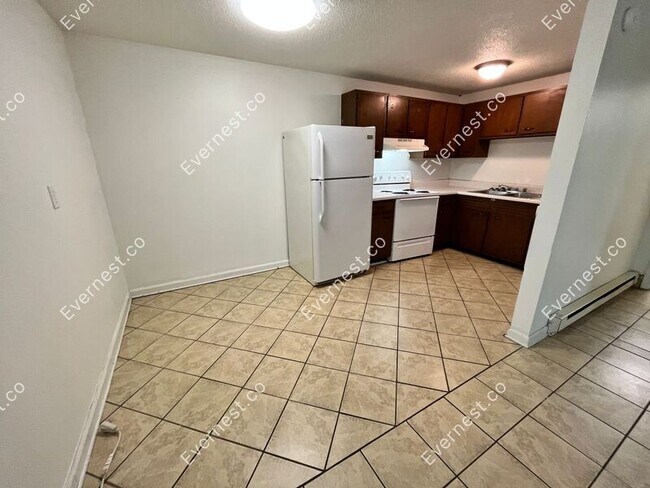 Building Photo - 1851 Dana Ln