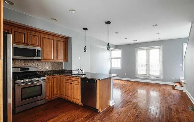 Photo - 1908 Webster St House