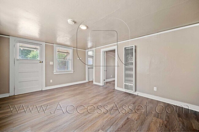 Foto del edificio - 113 E Kimball Ave